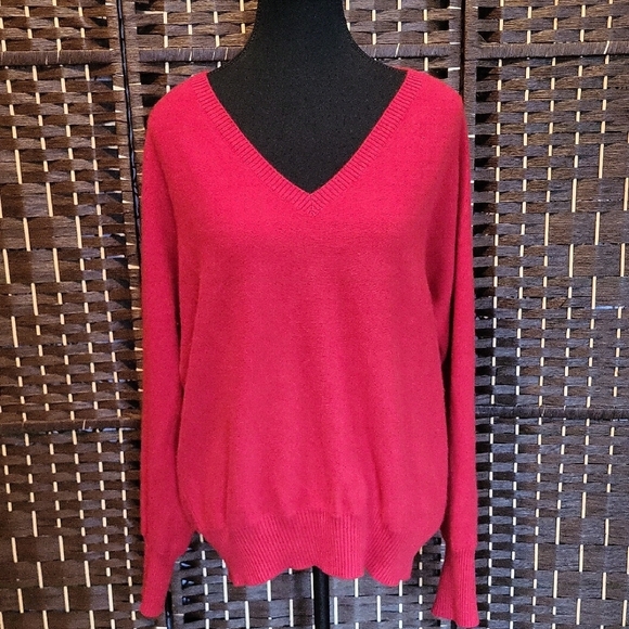 Sutton Studio Cashmete Vibrant Red V-Neck Sweater - Picture 6 of 7